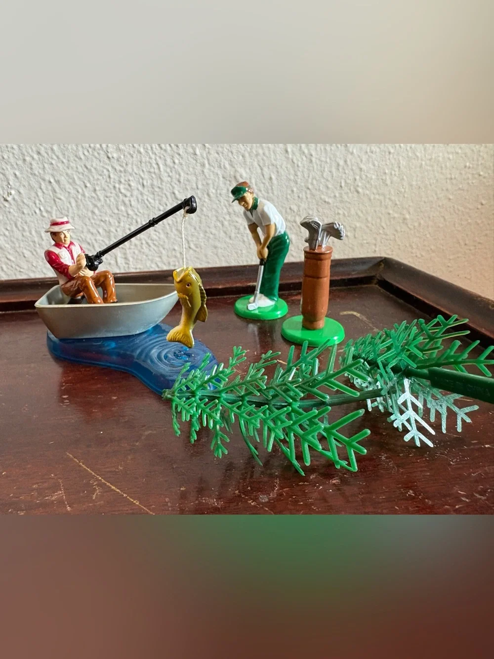 Vintage 5 piece golfing and fishing cake decoration set.